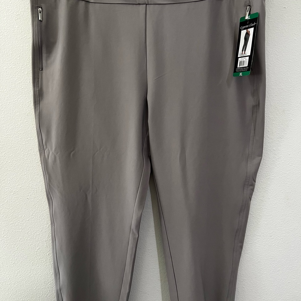 Grey Cropped Pants - image 2